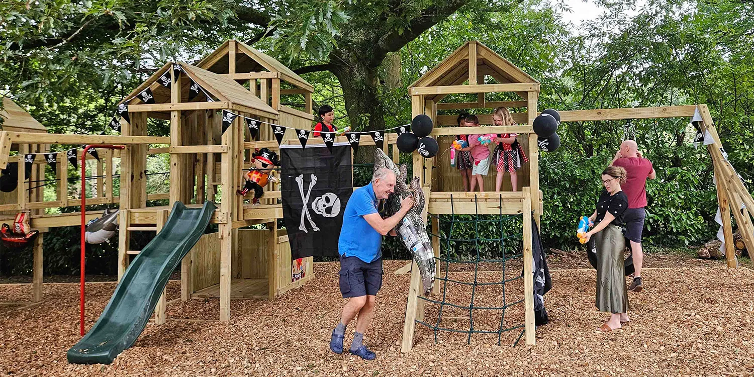 Garden climbing frames & swing sets image